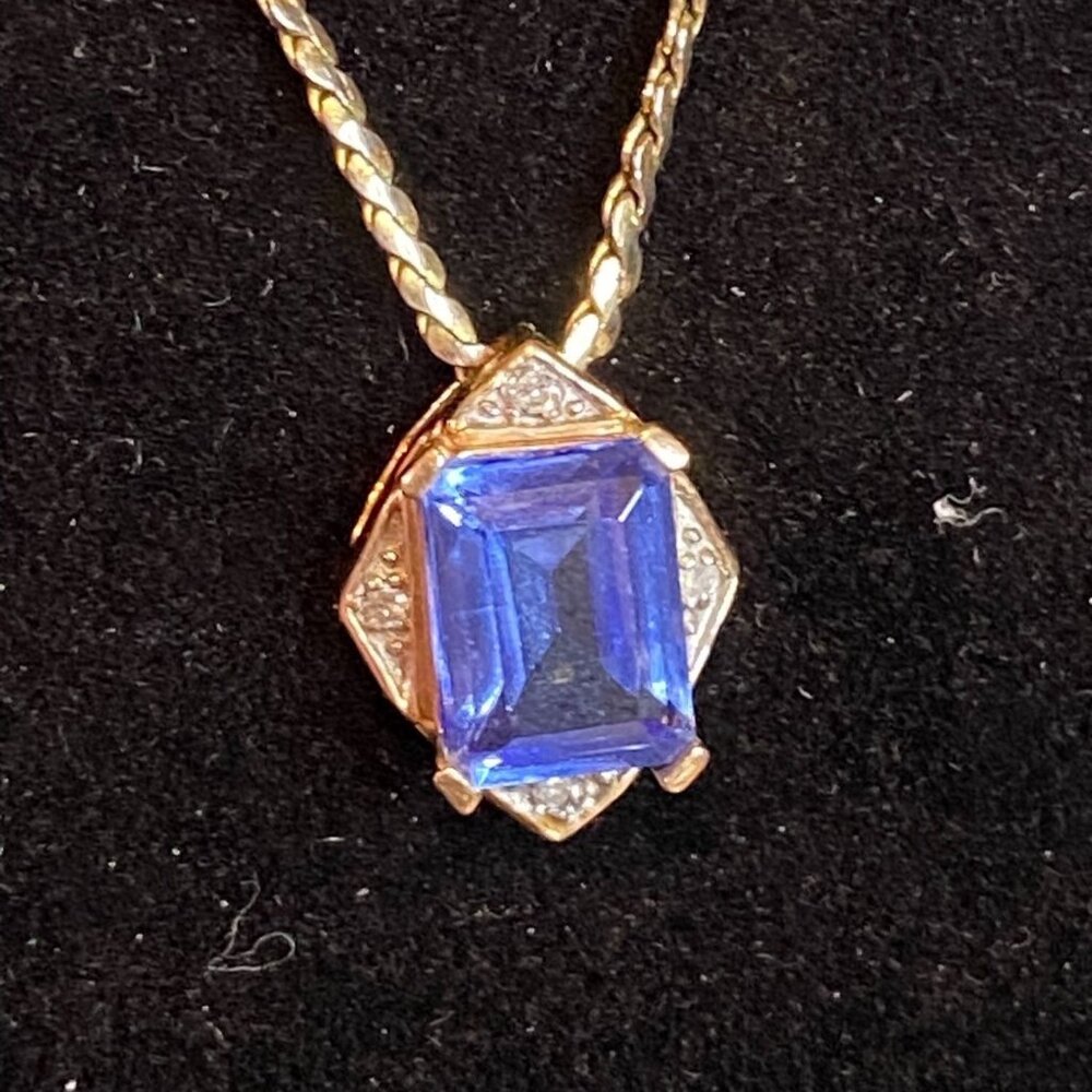 16" Gold-Tone Necklace with Pendant of Violet Rectangular Stone Surrounded by 4